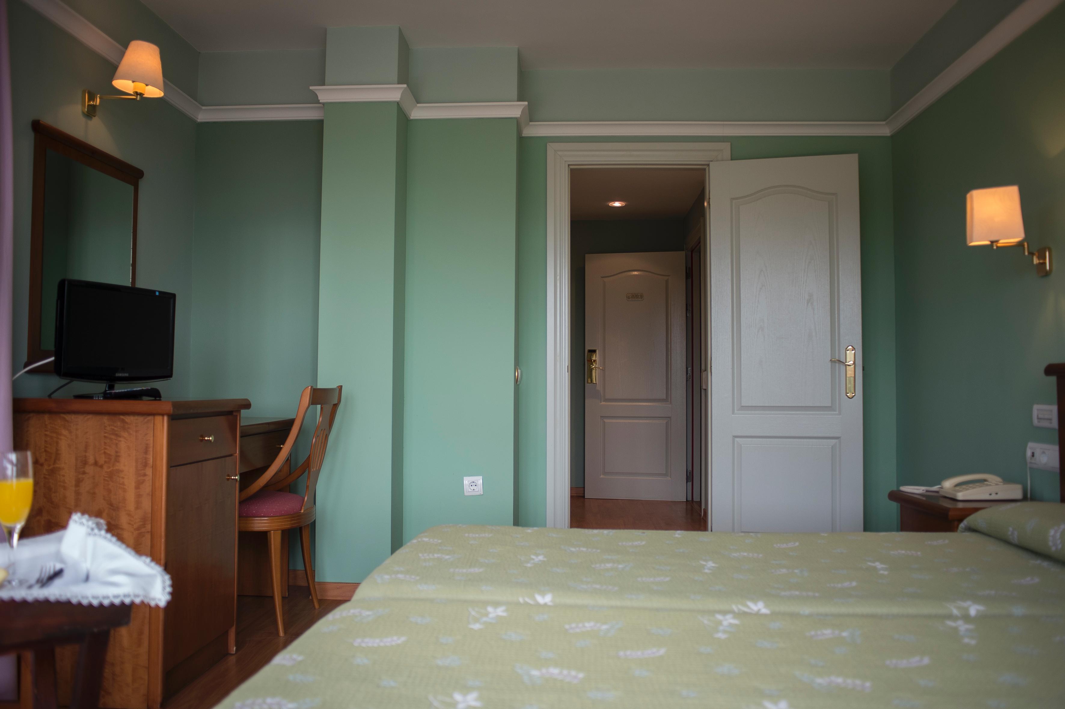Hotel Faro De San Vicente Сан-Вісенте-де-ла-Баркера Екстер'єр фото