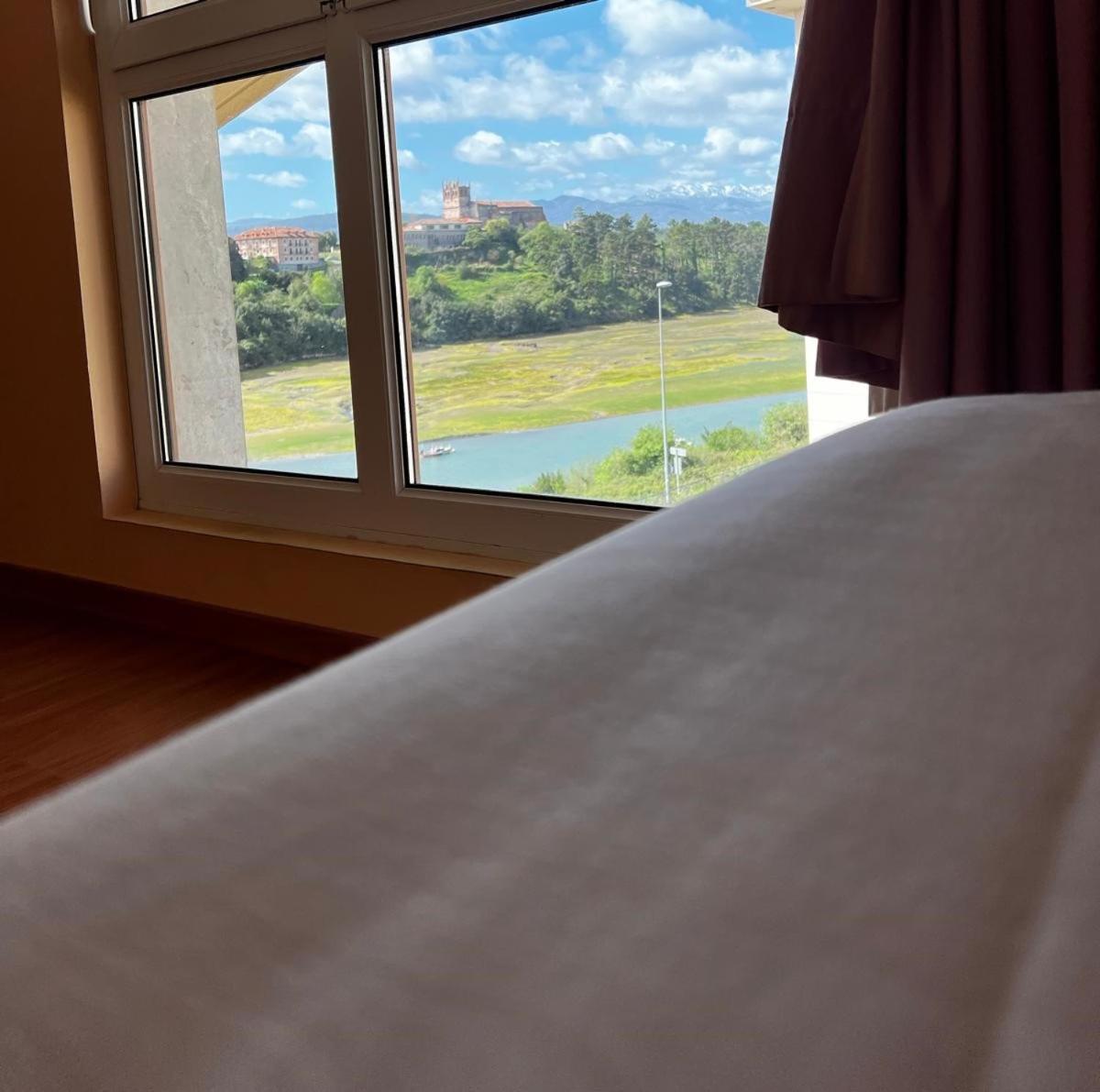 Hotel Faro De San Vicente Сан-Вісенте-де-ла-Баркера Екстер'єр фото